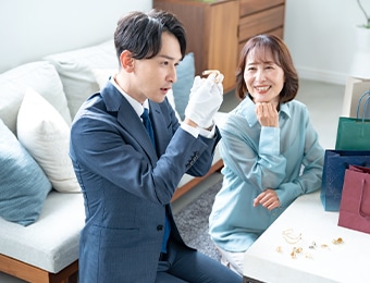 訪問or持ち込み査定